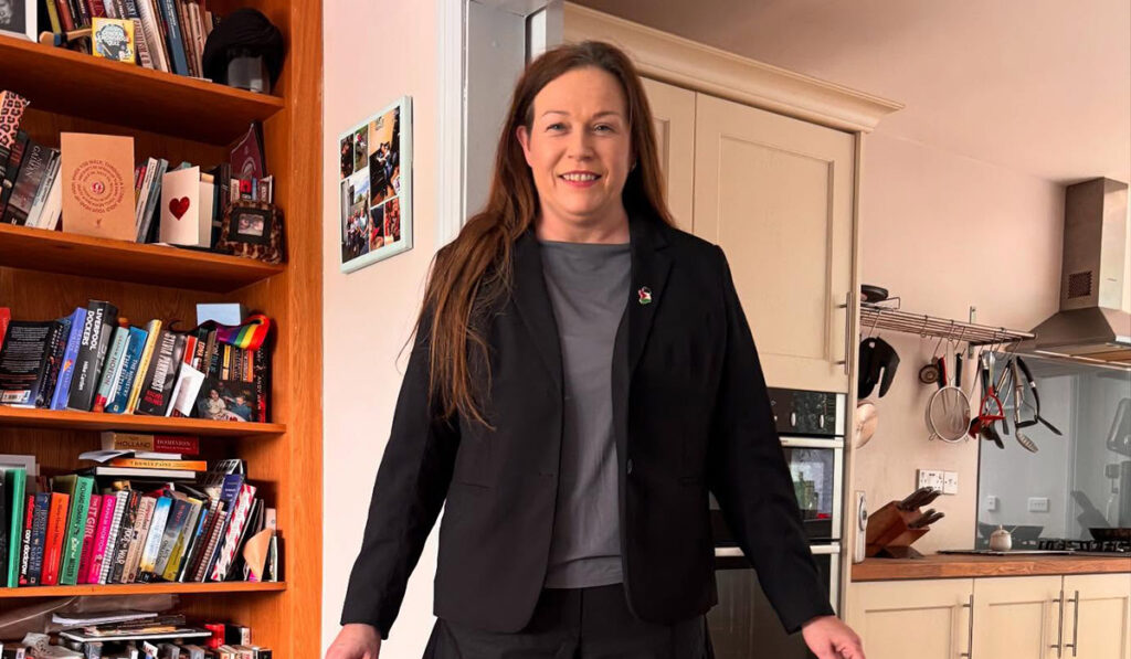 Louise O’Reilly shows solidarity with camogie players amid skort row