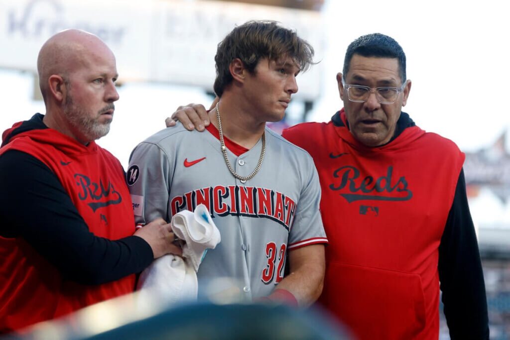 Reds place Tyler Callihan on IL, recall Jacob Hurtubise, Lyon Richardson