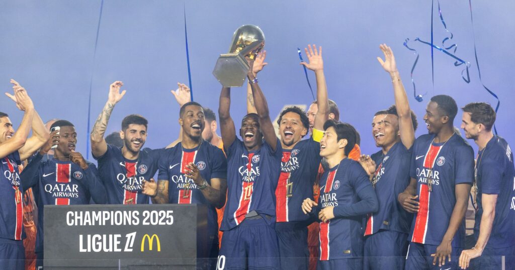 Ligue 1 – Paris a dignement célébré son 13e titre de champion avec une pensée pour sa finale de Ligue des champions