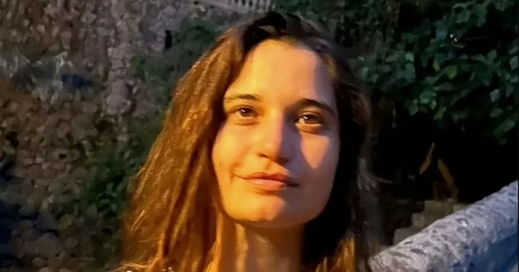 Tiger Lily Hutchence dá à luz o primeiro filho com o marido Ben Archer