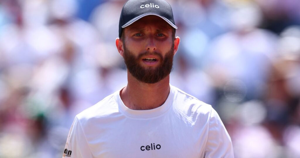 ATP Queen’s : Corentin Moutet éliminé par Jacob Fearnley en 8es de finale (6-3, 2-6, 6-2)