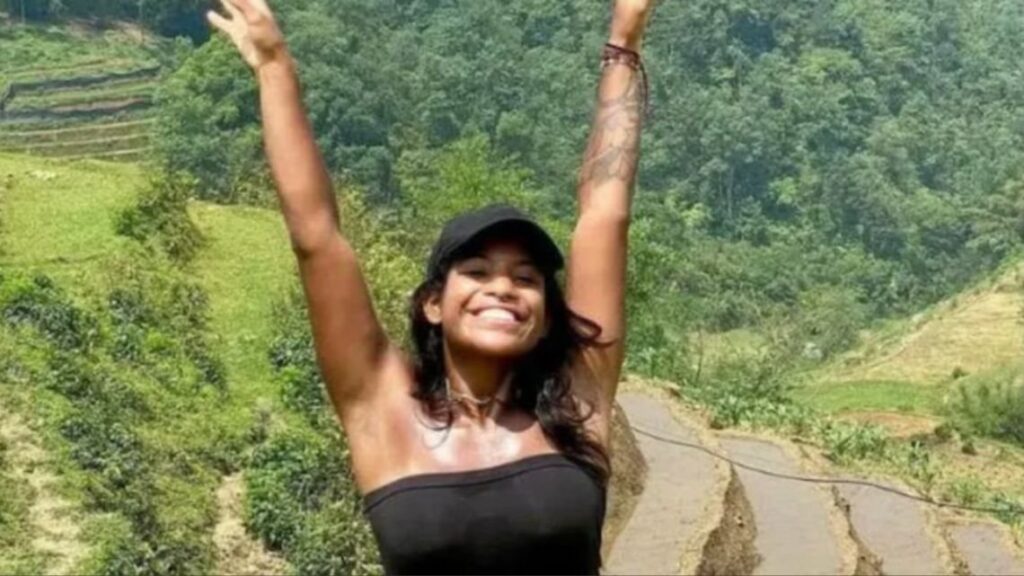 被捕的巴西游客死在印度尼西亚的一座活火山中