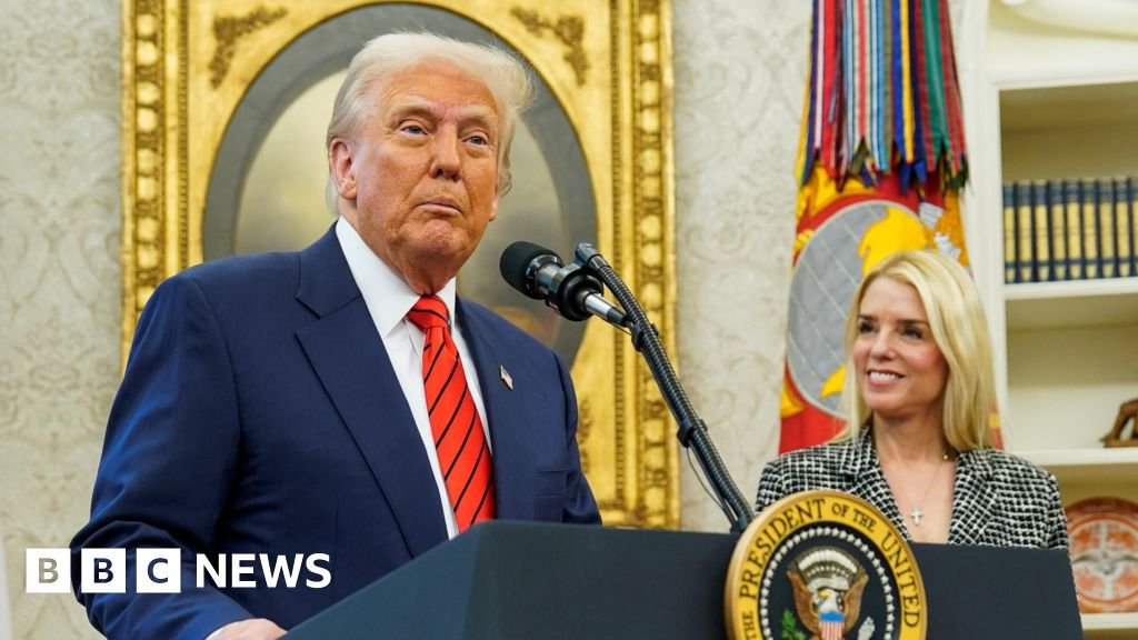 Donald Trump ordena que o Procurador Geral dos EUA “produza” mais documentos de Epstein